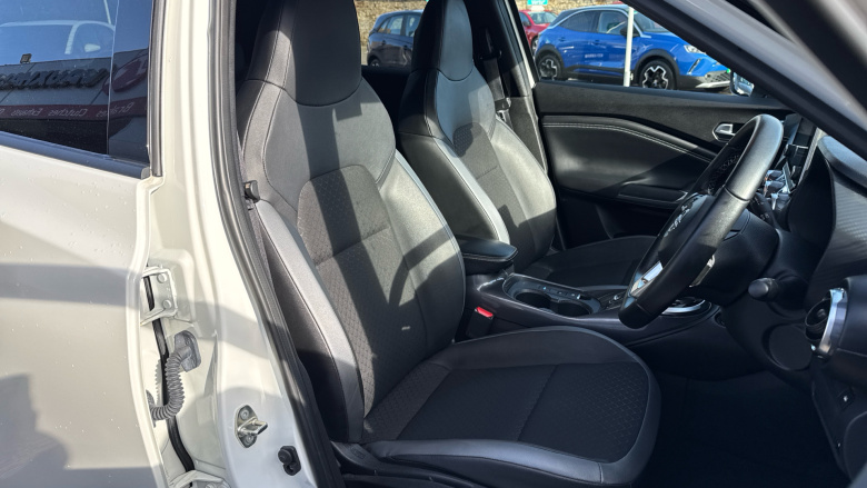 Nissan Juke 1.6 Hybrid N-Connecta 5dr Auto Hybrid Hatchback